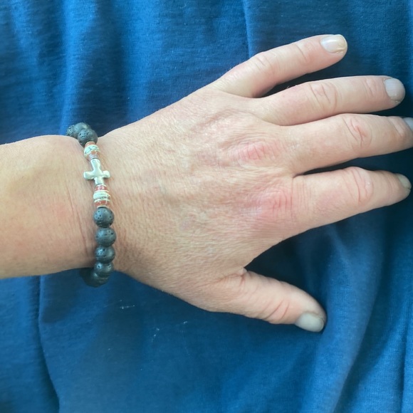 Men’s lava rock bracelet - Picture 3 of 3